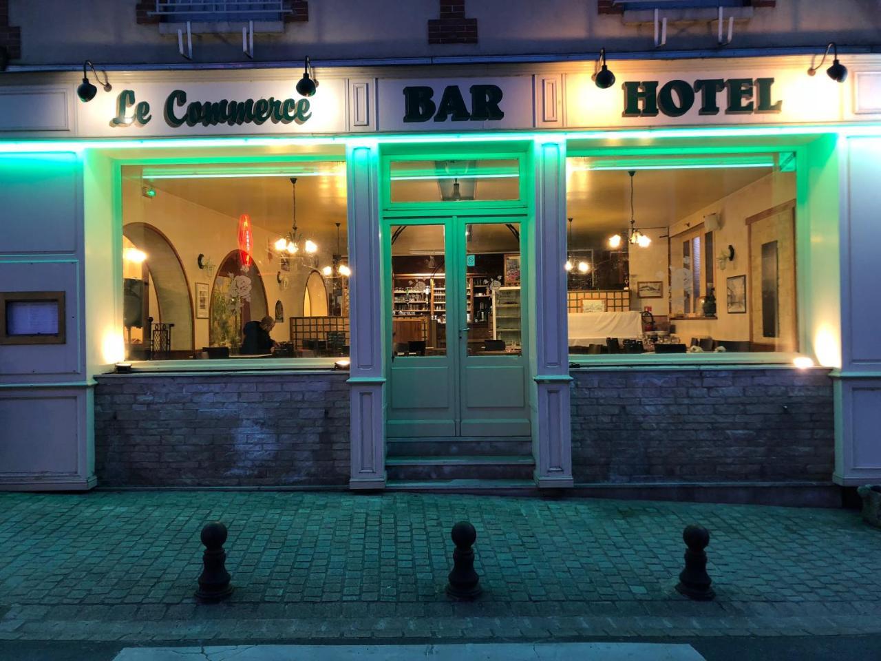 Hotel Le Commerce Bellegarde-du-Loiret Esterno foto