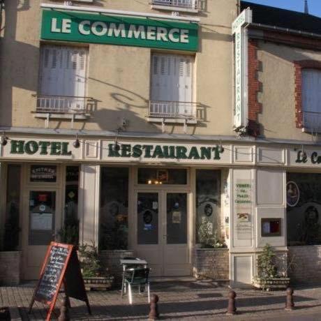 Hotel Le Commerce Bellegarde-du-Loiret Esterno foto